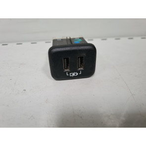 Soclu, priza de alimentare accesorii USB Opel Insignia B 13598459 3826